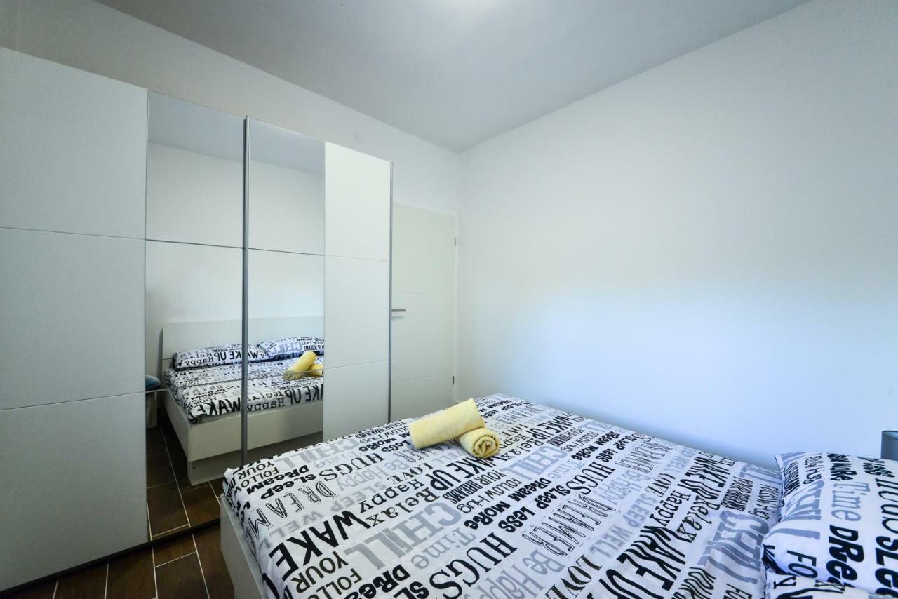 Apartmani Ab ザダル エクステリア 写真
